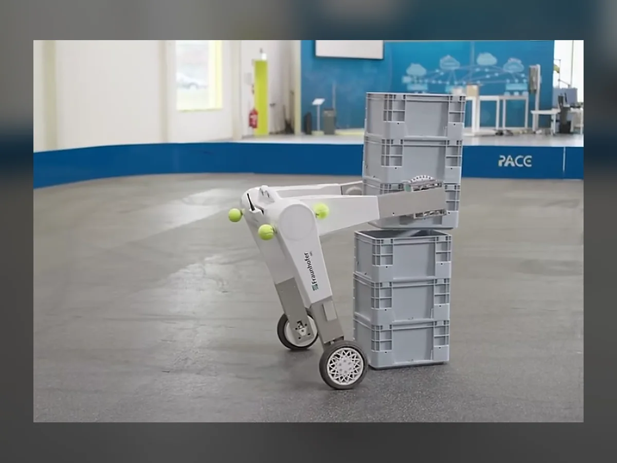 evoBOT — Self-Balancing Autonomous Mobile Robot, amphibious & multi-modal from Germany