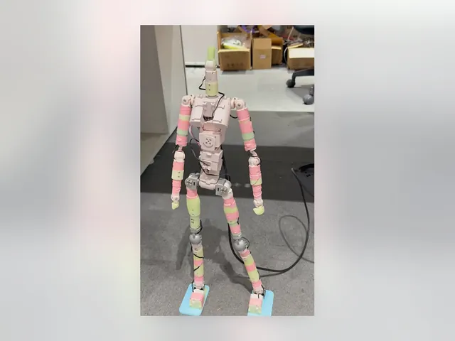 Figurobot "Nian" — 60 cm Desktop Humanoid Robot with 30 DOF, desktop & companion from China