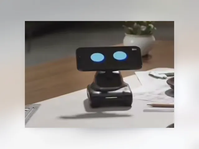 LOOI — MagSafe Phone Dock Robot with AI Interaction, desktop & companion from China